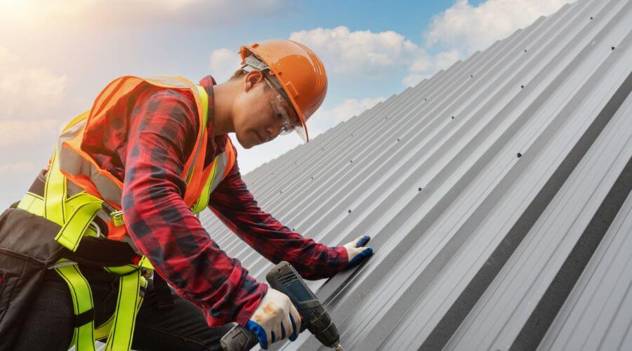 Professional Emergency Roof Repairs services in Shelby, MI